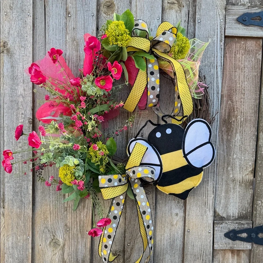 Bee Themed Grapevine Wreath with Yellow Polka Dot Ribbon